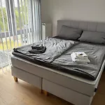 Wood&stone - Modernes Haus In Seenaehe Am Tankumsee Mit Terrasse, Outdoorkueche, Kamin, Homeoffice Bereich & Voll Ausgestatteter Kueche Im Naherholungsgebiet * Isenbüttel