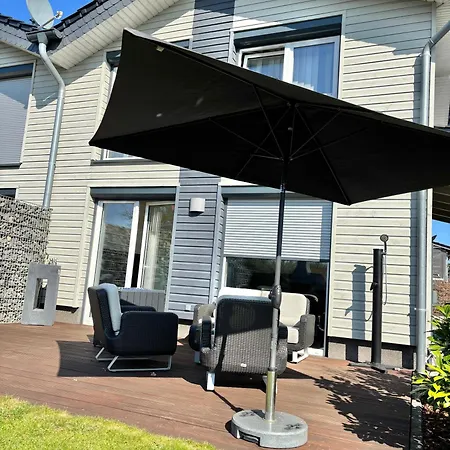 Wood&stone - Modernes Haus In Seenähe Am Tankumsee Mit Terrasse, Outdoorküche, Kamin, Homeoffice Bereich&voll Ausgestatteter Küche Im Naherholungsgebiet * Isenbüttel