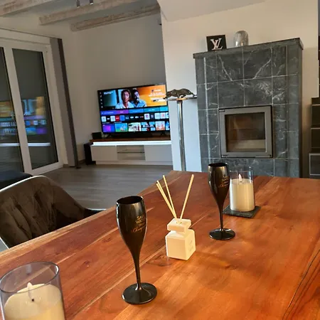 Wood&stone - Modernes Haus In Seenähe Am Tankumsee Mit Terrasse, Outdoorküche, Kamin, Homeoffice Bereich&voll Ausgestatteter Küche Im Naherholungsgebiet Isenbüttel