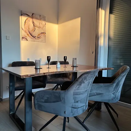 Wood&stone - Modernes Haus In Seenähe Am Tankumsee Mit Terrasse, Outdoorküche, Kamin, Homeoffice Bereich&voll Ausgestatteter Küche Im Naherholungsgebiet Apartment