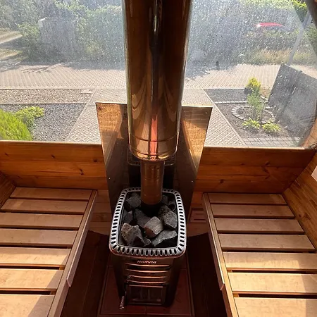 Wood&stone - Modernes Haus In Seenaehe Am Tankumsee Mit Terrasse, Outdoorkueche, Kamin, Homeoffice Bereich & Voll Ausgestatteter Kueche Im Naherholungsgebiet Isenbüttel